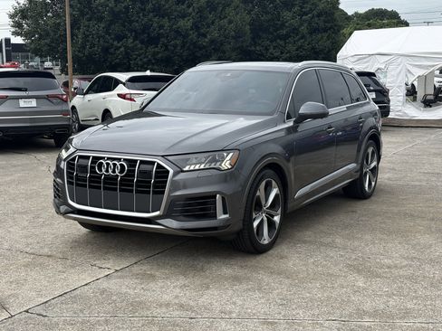 Used 2020 Audi Q7 3.0T Prestige w/ Prestige Package AWD/4WD image 2