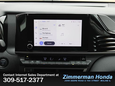 Used 2025 Toyota Camry SE image 14