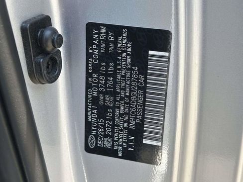Used 2016 Hyundai Veloster w/ Option Group 03 FWD image 21