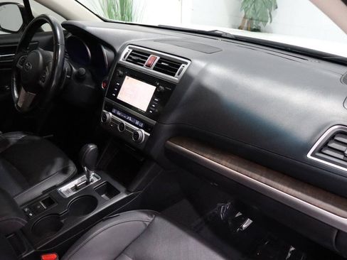 Used 2016 Subaru Outback 2.5i Limited AWD/4WD image 8