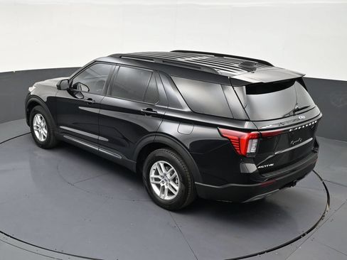 Used 2025 Ford Explorer Active w/ Active Comfort Package RWD image 15