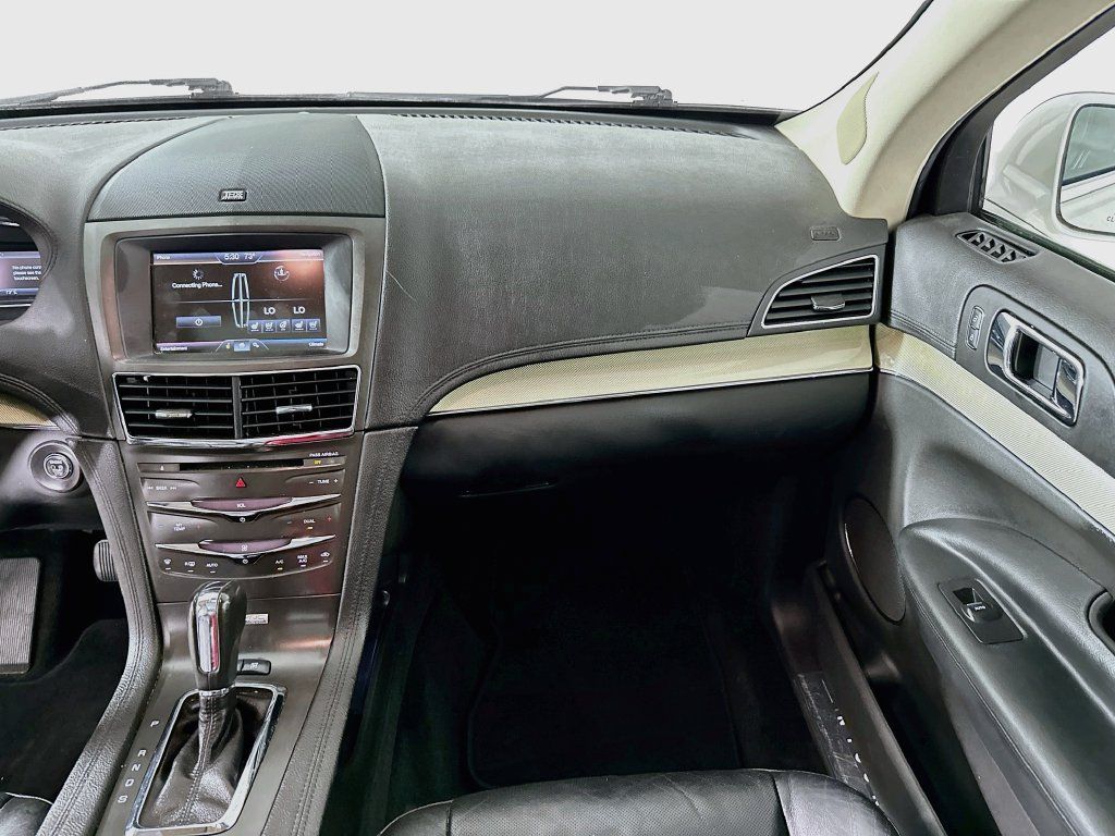 Used 2014 Lincoln MKT AWD w/ Equipment Group 201A image 20