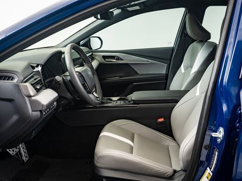 Used 2025 Toyota Camry SE image 17