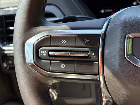 Used 2025 GMC Yukon XL Elevation w/ Technology Package AWD/4WD image 20