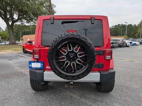 Used 2012 Jeep Wrangler Unlimited Sahara AWD/4WD image 5