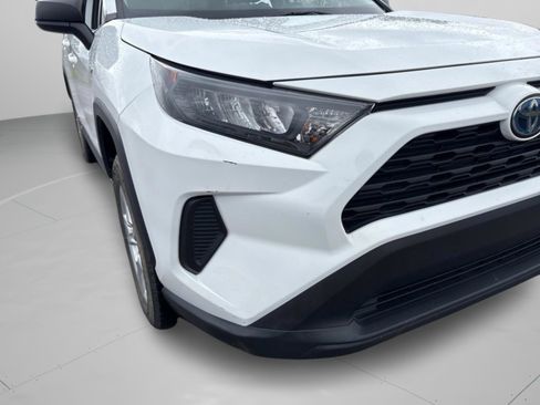 Certified 2020 Toyota RAV4 LE image 38