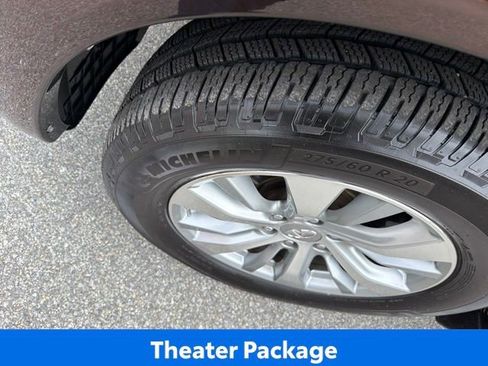 Used 2017 INFINITI QX80 4WD w/ Driver Assistance Package image 16