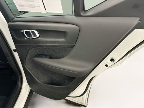 Used 2023 Volvo XC40 Recharge Ultimate AWD/4WD image 33