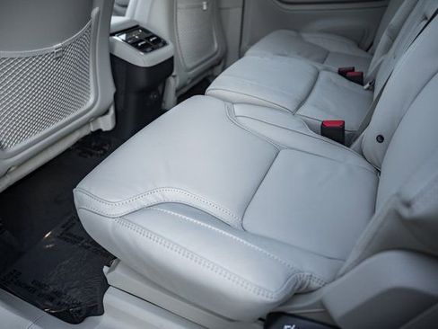 New 2026 Volvo XC90 B6 Ultra w/ Protection Package Premier image 30