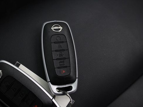 Certified 2026 Nissan Rogue SL FWD image 32
