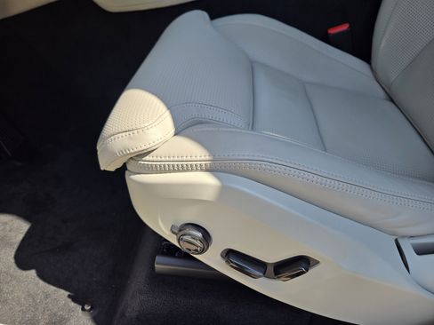 Certified 2025 Volvo XC90 B5 Ultra w/ Protection Package Premier image 35