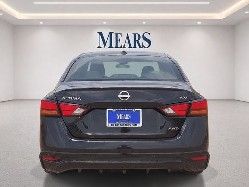 Used 2024 Nissan Altima 2.5 SV AWD/4WD image 4
