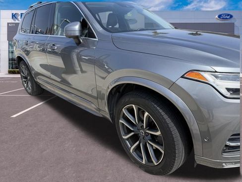 Used 2018 Volvo XC90 T6 Momentum w/ Convenience Package AWD/4WD image 2