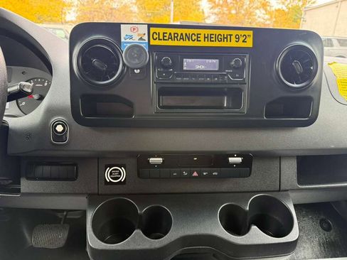 Used 2019 Mercedes-Benz Sprinter 144 image 11