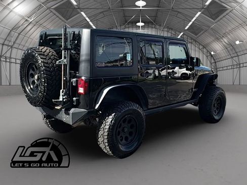 Used 2016 Jeep Wrangler Unlimited Rubicon w/ Connectivity Group AWD/4WD image 7