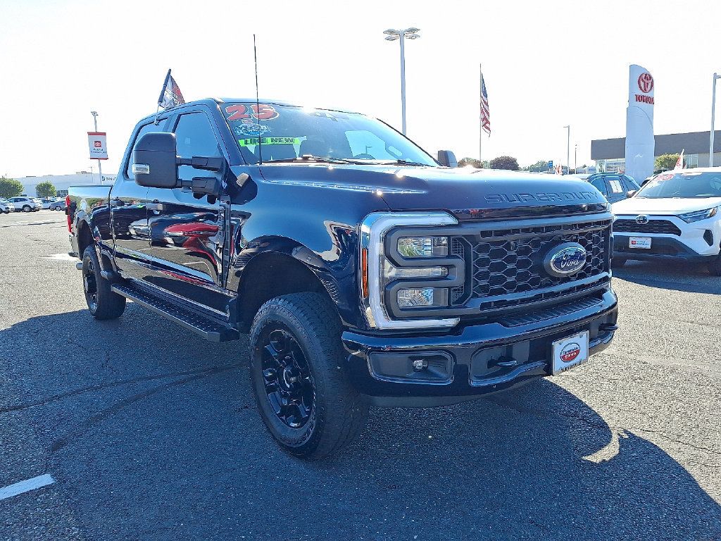 Used 2025 Ford F250 XL w/ STX Appearance Package AWD/4WD image 3