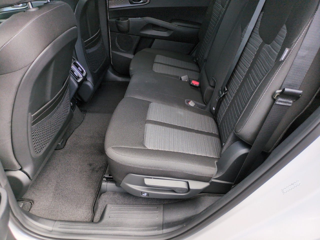New 2026 Kia Sorento LX FWD image 28