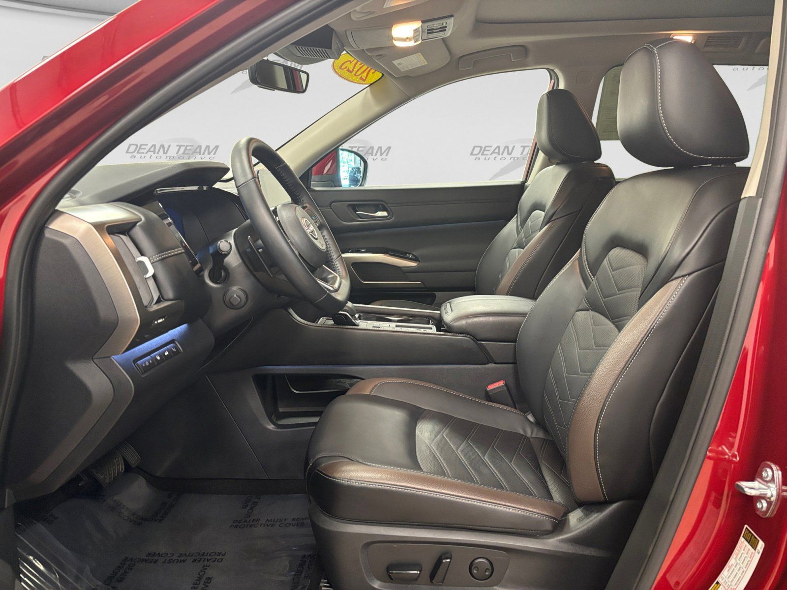 Used 2025 Nissan Pathfinder Platinum FWD image 9
