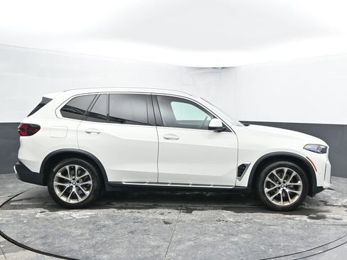 Used 2024 BMW X5 xDrive50e image 12