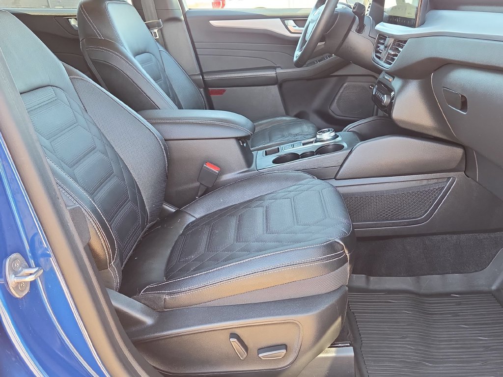 Certified 2023 Ford Escape Platinum w/ Premium Technology Package AWD/4WD image 31