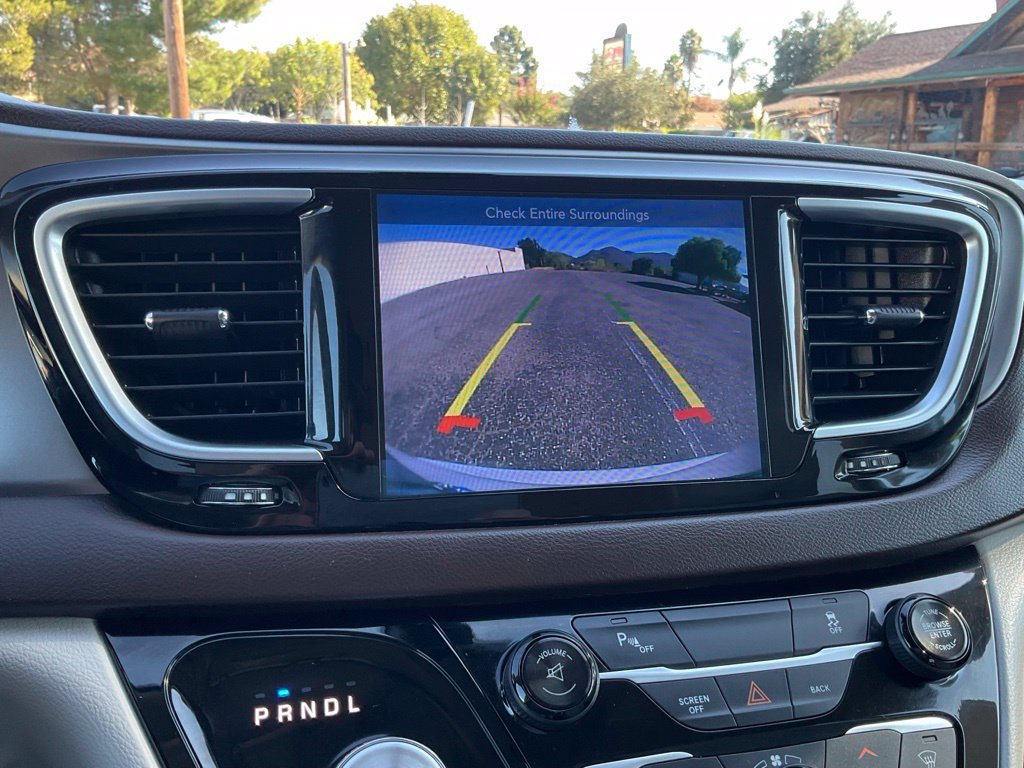 Used 2017 Chrysler Pacifica Touring-L Plus FWD image 43