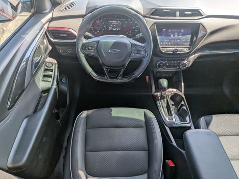 Used 2022 Chevrolet TrailBlazer RS w/ Sun and Liftgate Package FWD image 17