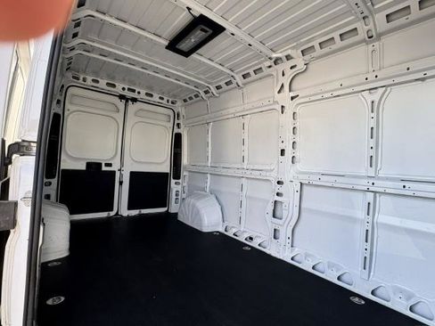 Used 2025 RAM ProMaster 2500 w/ Convenience Group FWD image 11