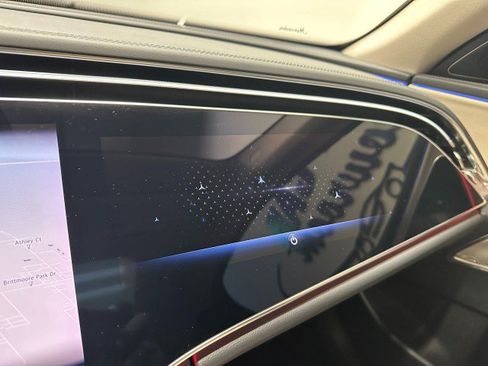 Used 2025 Mercedes-Benz E 350 Sedan image 33