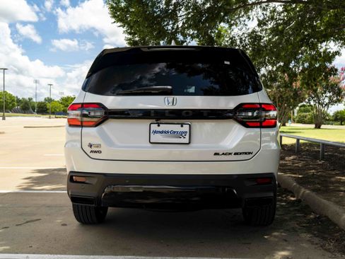 Used 2026 Honda Pilot Black Edition image 8