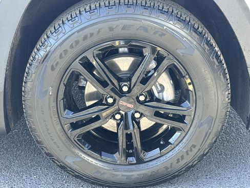 Used 2023 GMC Terrain AT4 image 17