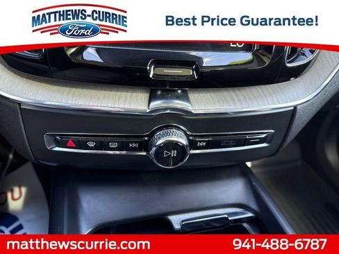 Used 2018 Volvo XC60 T5 Inscription w/ Convenience Package image 19