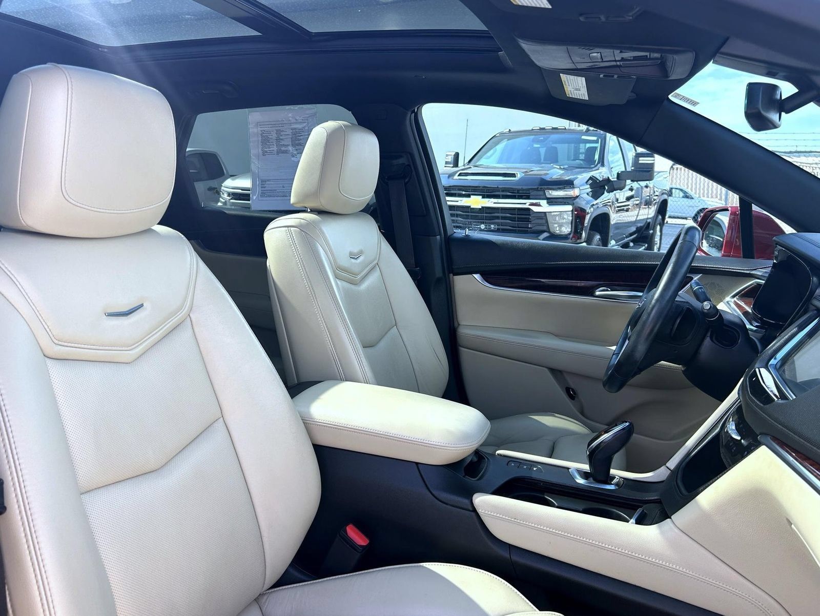 Used 2017 Cadillac XT5 Premium Luxury AWD/4WD image 19