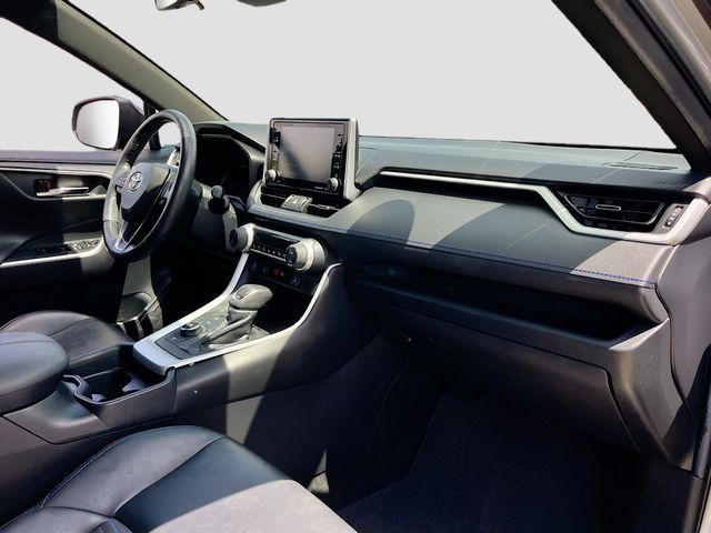 Used 2020 Toyota RAV4 XSE w/ XSE Grade Weather Package AWD/4WD image 28