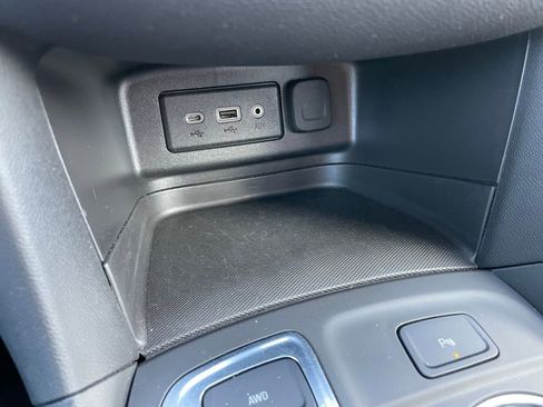 Used 2024 Chevrolet Equinox LT AWD/4WD image 12