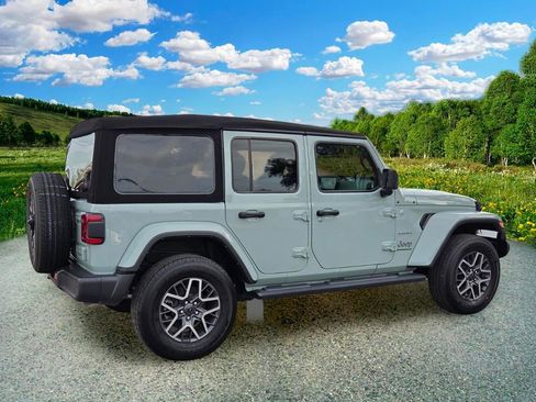 Used 2024 Jeep Wrangler Unlimited Sahara w/ Safety Group AWD/4WD image 6
