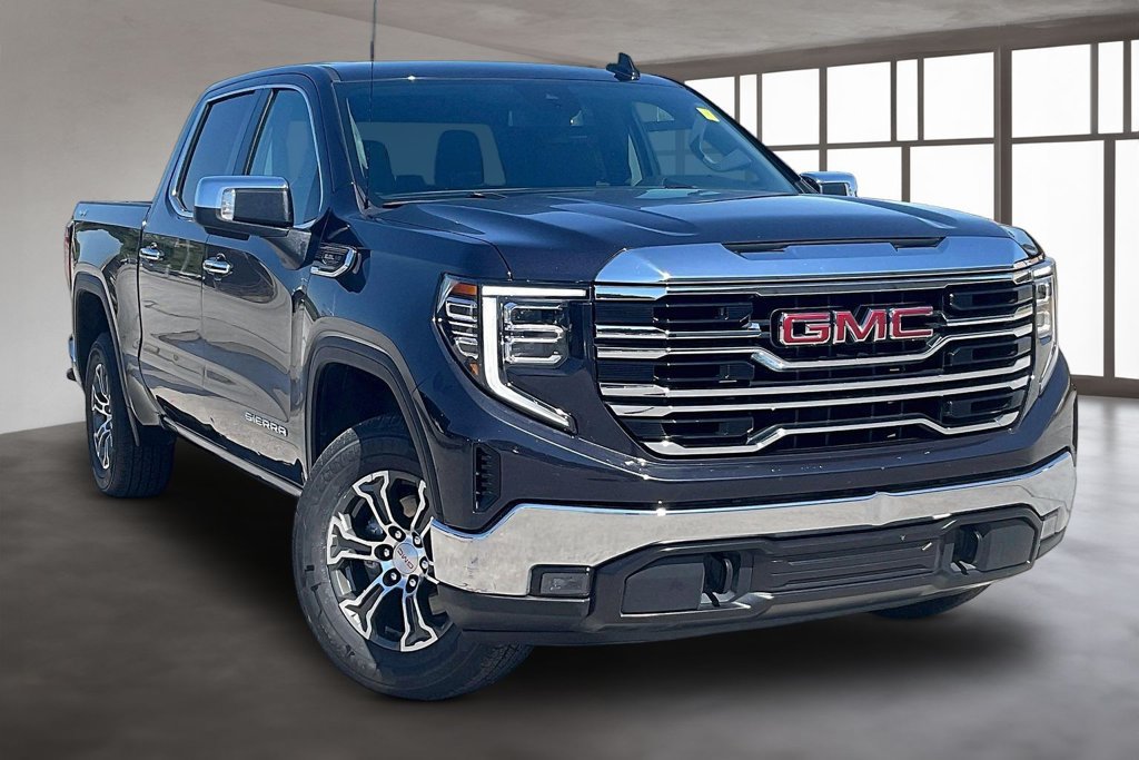 Used 2025 GMC Sierra 1500 SLT AWD/4WD image 3