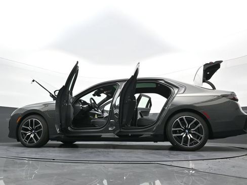 New 2026 BMW 750e xDrive AWD/4WD image 43