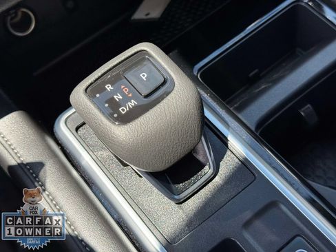 Used 2025 Nissan Pathfinder SL AWD/4WD image 32