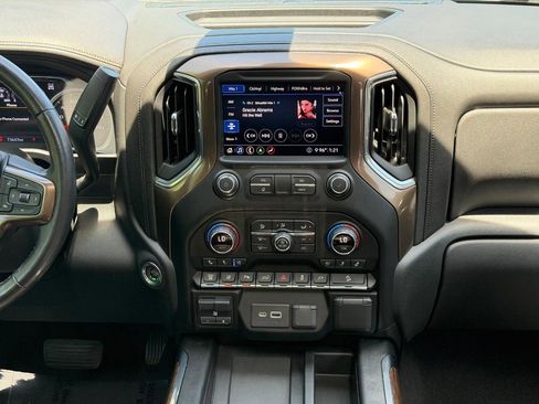 Used 2020 Chevrolet Silverado 2500 High Country w/ Z71 Off-Road Package AWD/4WD image 13