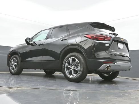 Used 2025 Chevrolet Blazer LT FWD image 42