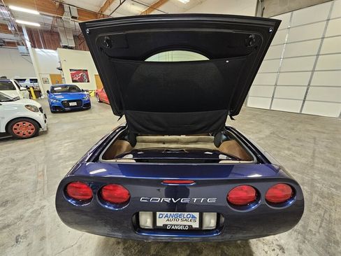 Used 2000 Chevrolet Corvette Coupe w/ Roof Pkg image 33