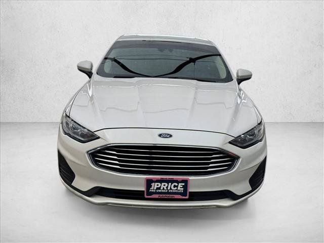 Used 2020 Ford Fusion SE FWD image 2