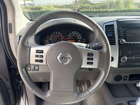 Used 2018 Nissan Frontier SV image 23