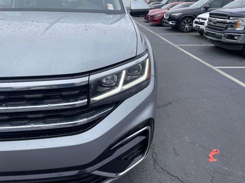 Used 2022 Volkswagen Atlas SEL Premium image 14