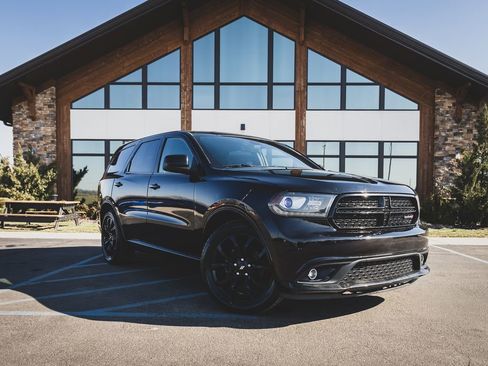 Used 2019 Dodge Durango SXT image 1