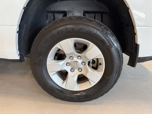 Used 2021 RAM 1500 Big Horn AWD/4WD image 32