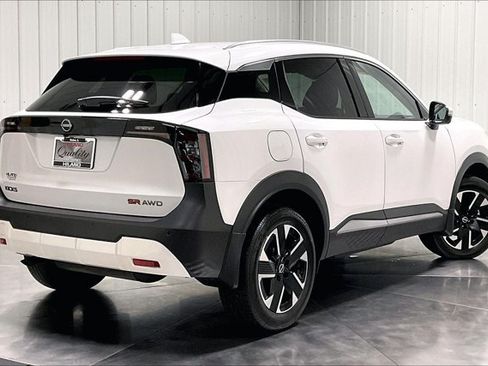 Used 2025 Nissan Kicks SR AWD/4WD image 13