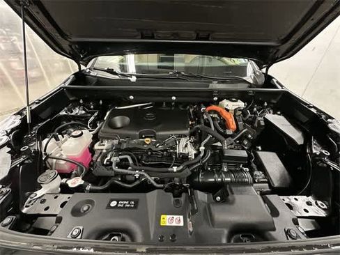 Used 2021 Toyota RAV4 LE image 23