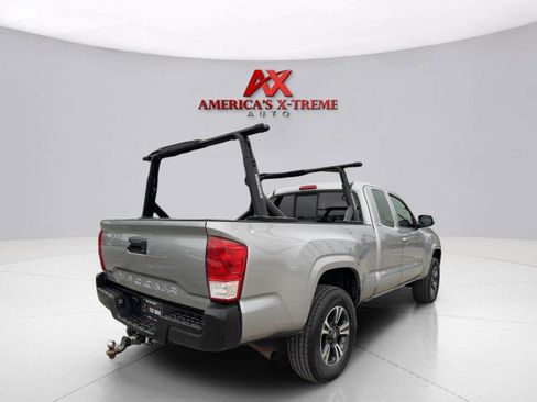 Used 2017 Toyota Tacoma SR5 image 5