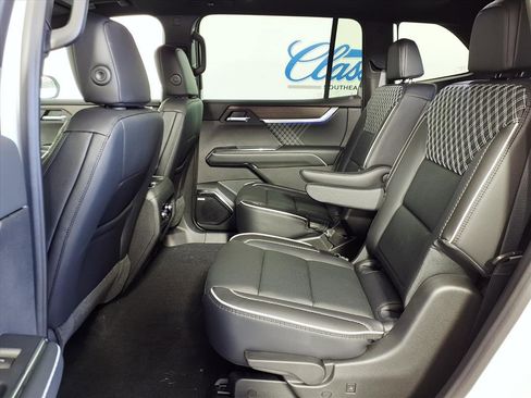 New 2026 GMC Acadia Denali w/ Super Cruise Package image 8